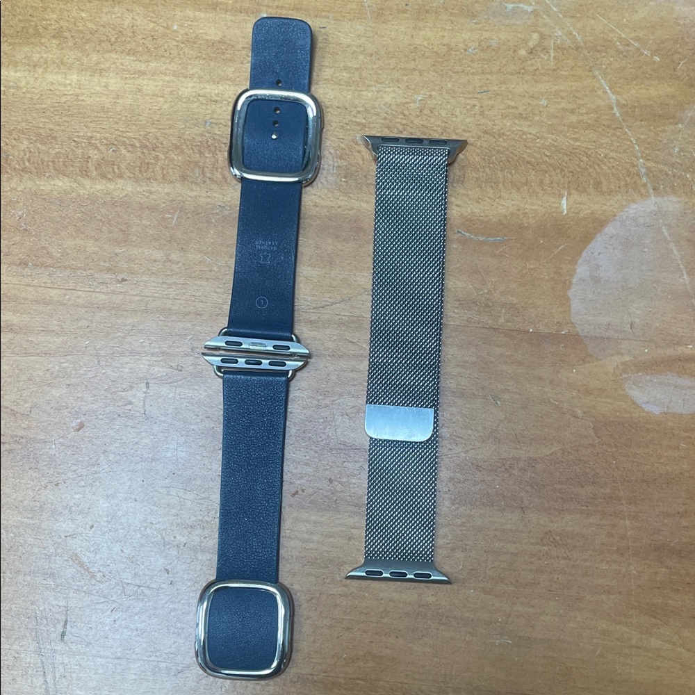 Apple Watch Bands in Blue leather and mesh